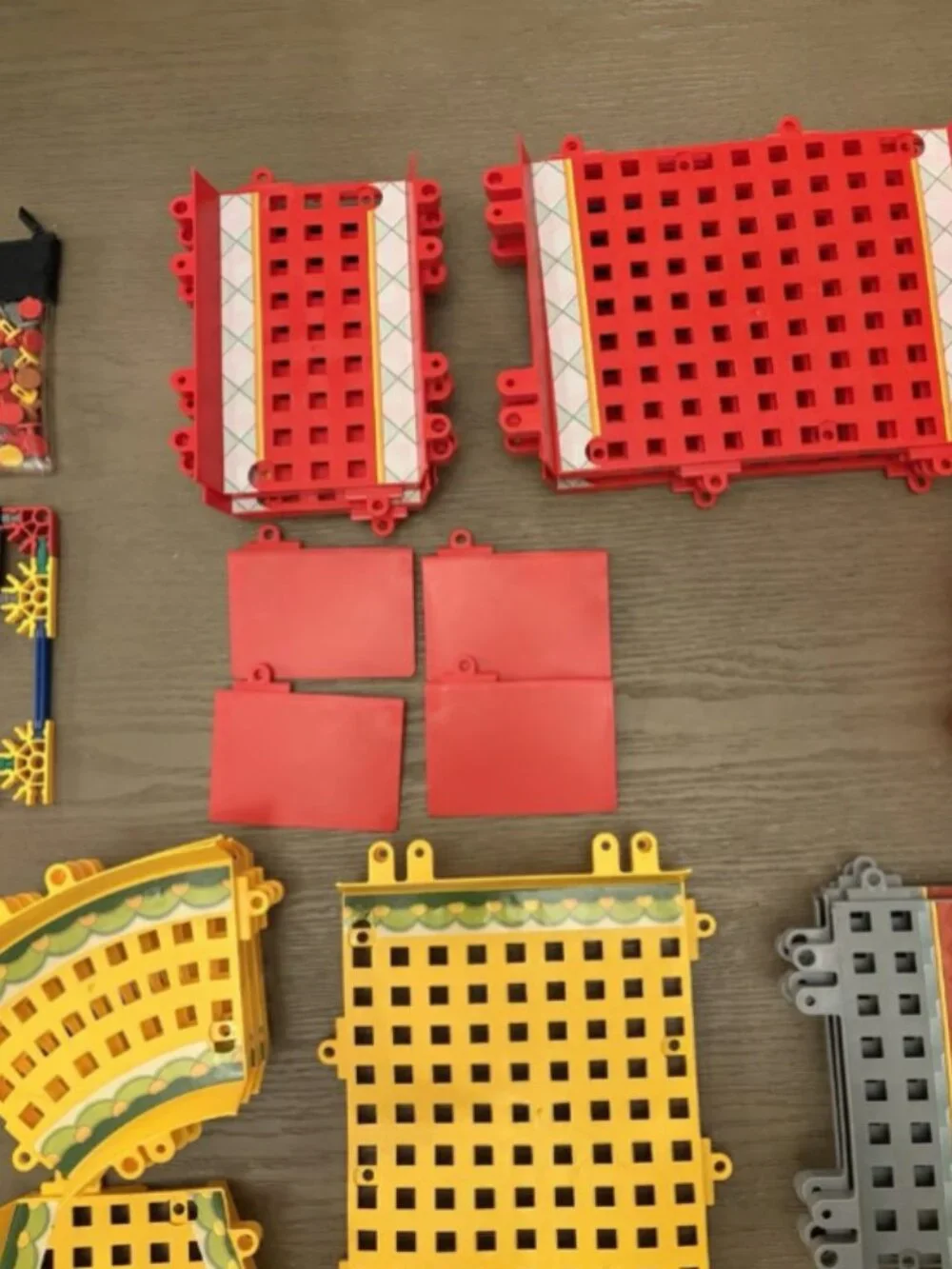 K’nex Mario Kart Wii Bundle Mix Mario and Luigi Track Lot Huge 50+ Pieces